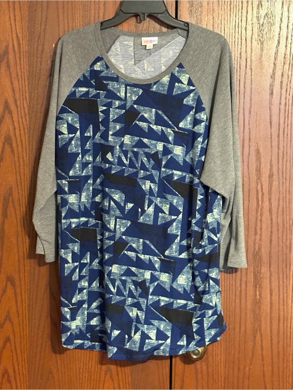 LuLaRoe Heather Gray Graphic Top with Subtle Print